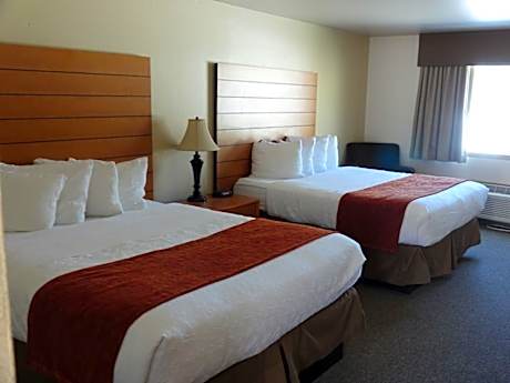 Quad room-Private Bathroom-Standard-Street View-Double