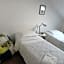 WW Hostel & Suites