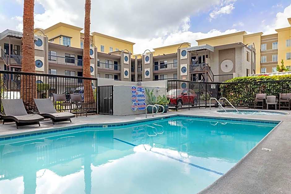 Best Western Courtesy Inn Hotel - Anaheim Resort at the Park