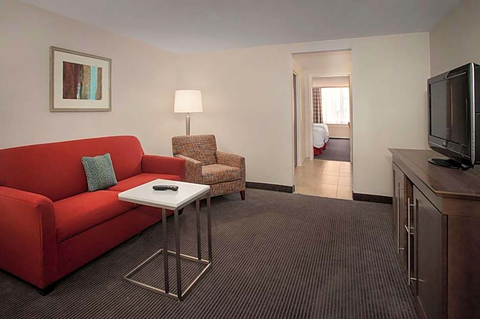 Hampton Inn By Hilton And Suites Milwaukee Downtown