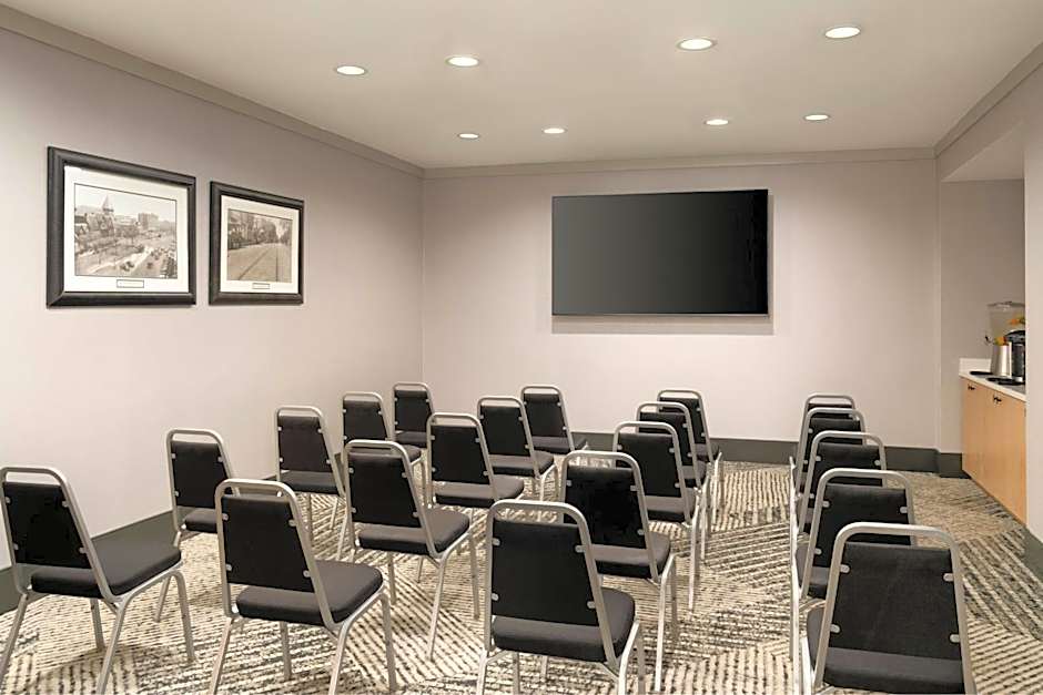Courtyard by Marriott Boston Brookline