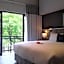 La Orchard Hotel