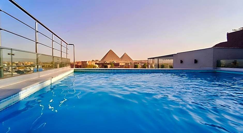 Pyramid Front Hotel