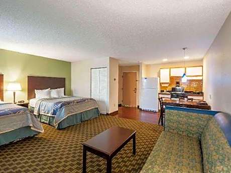 2 Queen Beds Suite Nonsmoking