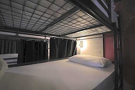 Mixed Dormitory Room