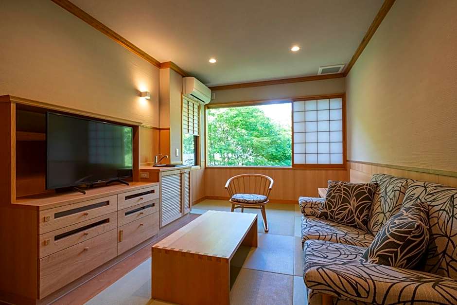 Foto 1 daripada 4 — Renovated Japanese-Western Style Room for 3 Adults, with Private Bath, 45 sqm