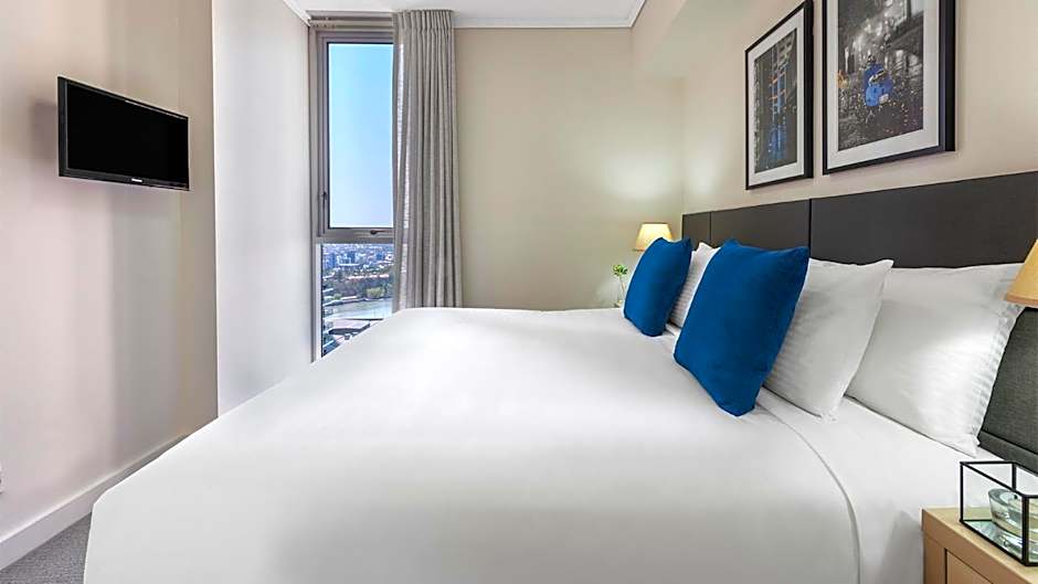 Oaks Brisbane Festival Suites