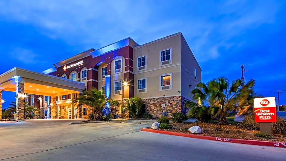 Best Western Plus Kenedy Inn