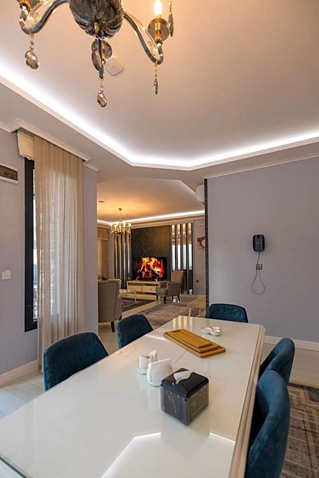 Poison Garden Suite & SPA