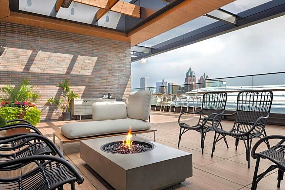 The Trade, Autograph Collection