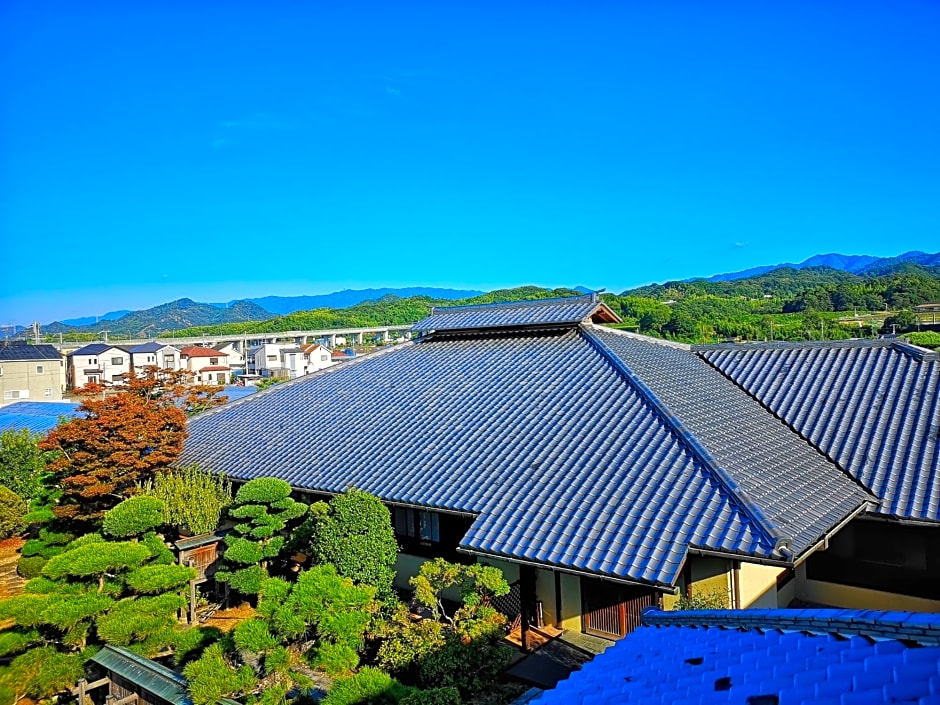 Kansai Airport Pine Villa