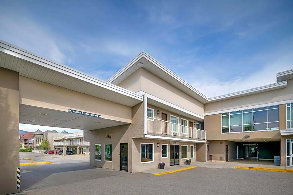 Econo Lodge Inn & Suites
