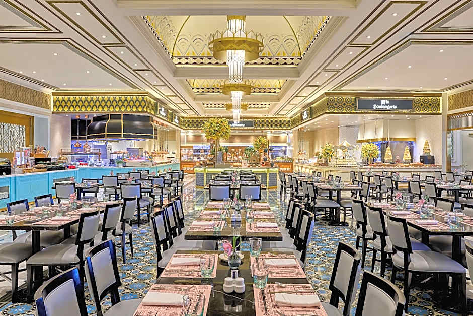 The Parisian Macao