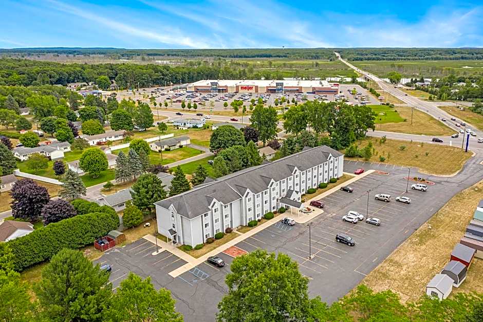 Microtel Inn & Suites by Wyndham Manistee