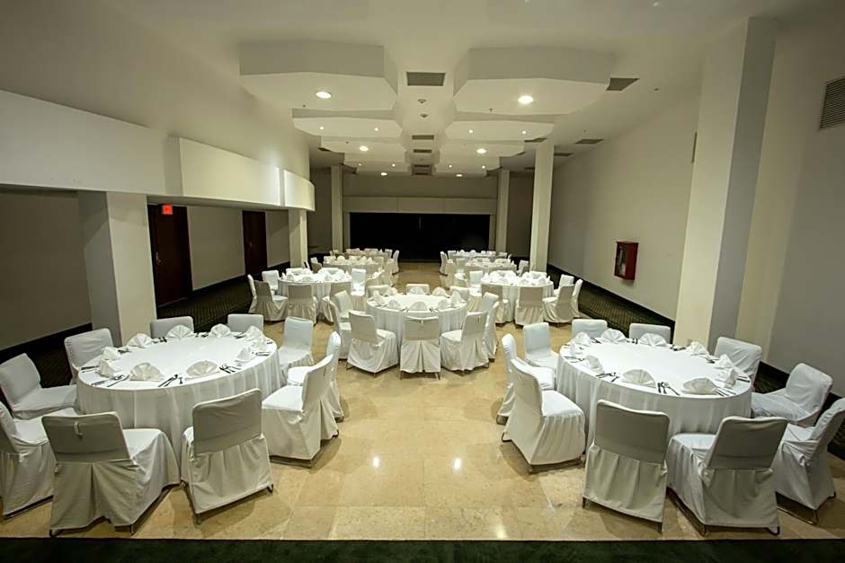 Holiday Inn Express Nuevo Laredo By IHG