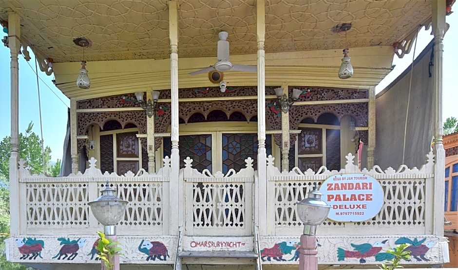 Houseboat Zaindari Palace