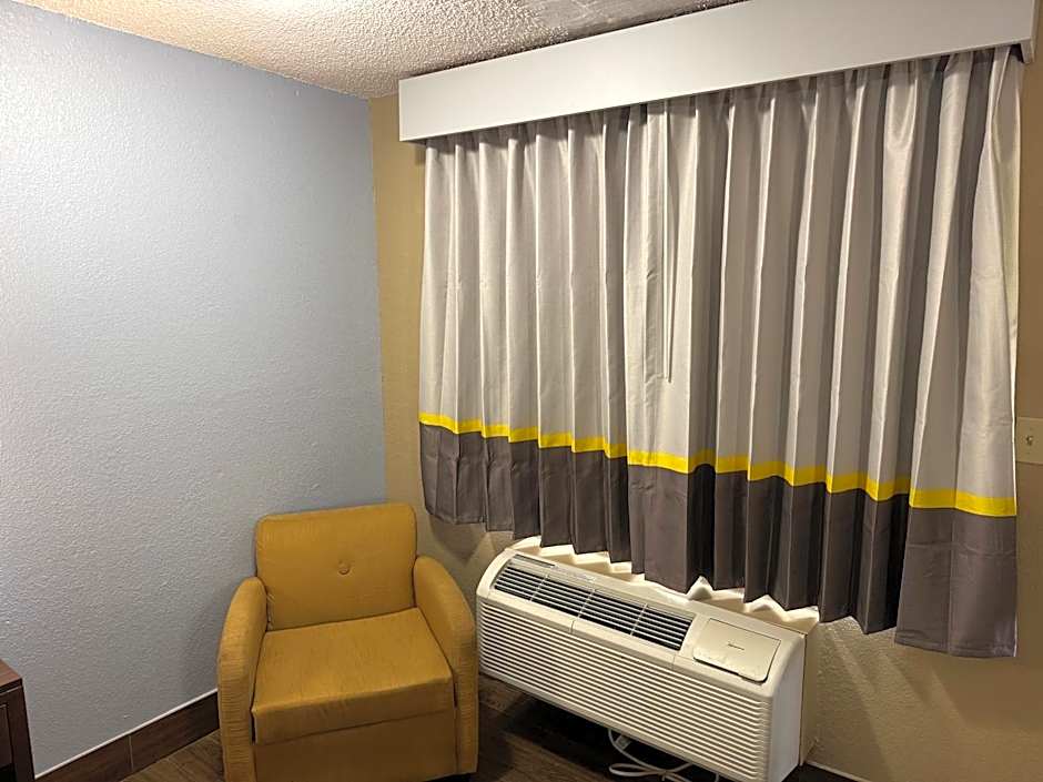 Super 8 by Wyndham Tulsa/Route 66