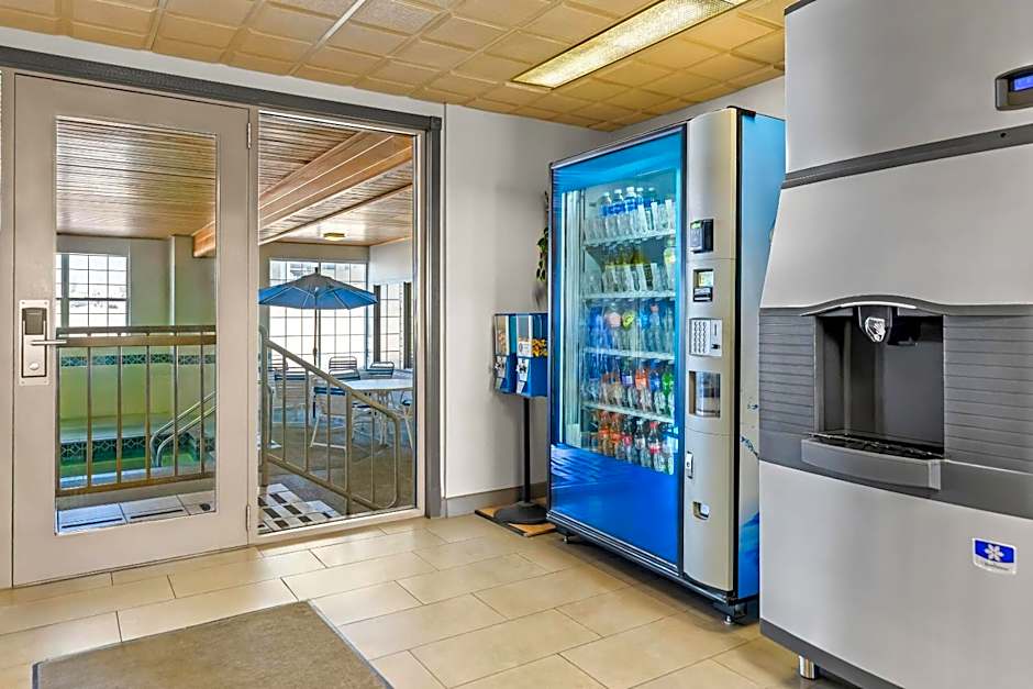 Country Inn & Suites by Radisson Kenosha - Pleasant Prairie