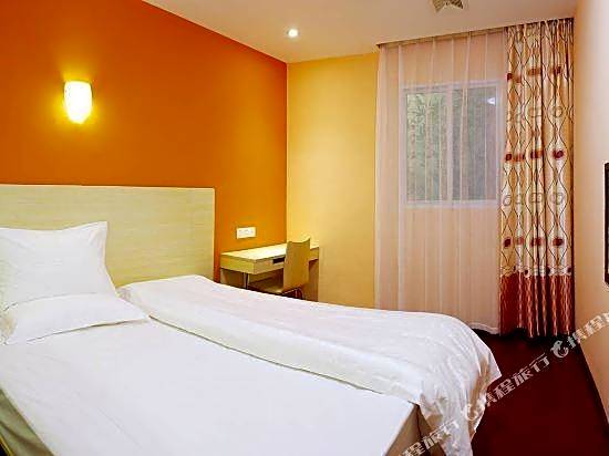 Yuting Hotel (Guangzhou Shangxiajiu Pedestrian Street Hualinsi Subway Station)