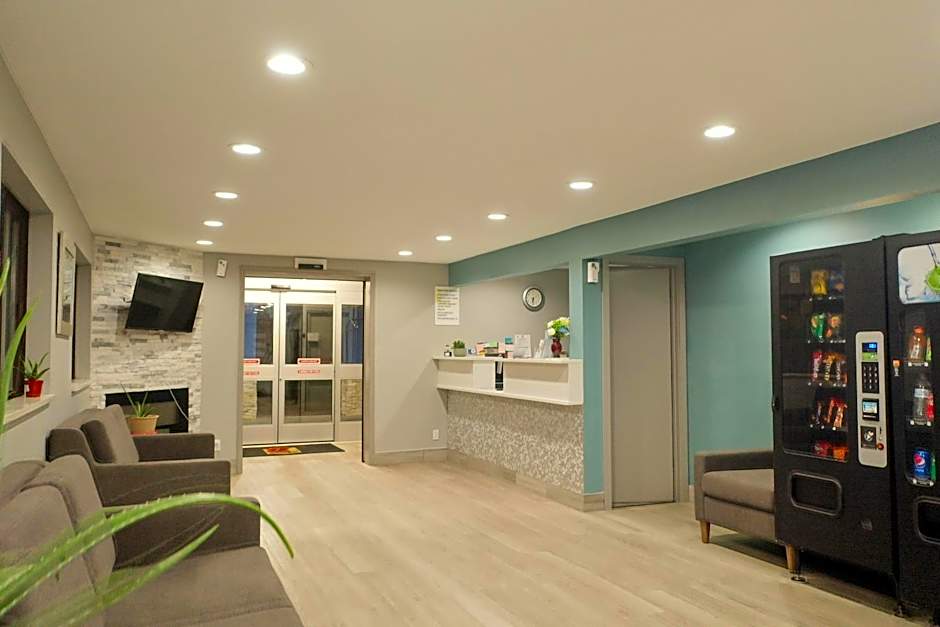 Super 8 by Wyndham Rockford I-90/Casino District