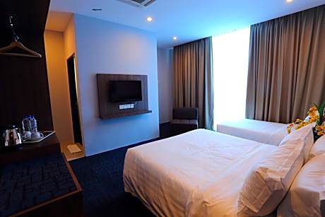 Premier Deluxe Triple Room