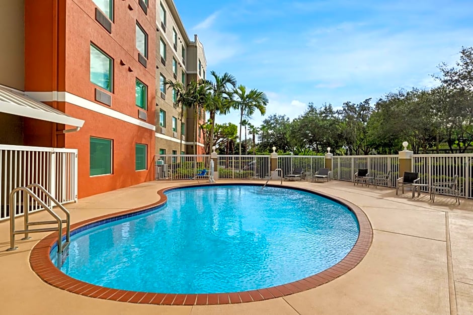 Holiday Inn Express Hotel & Suites Pembroke Pines Sheridan Street