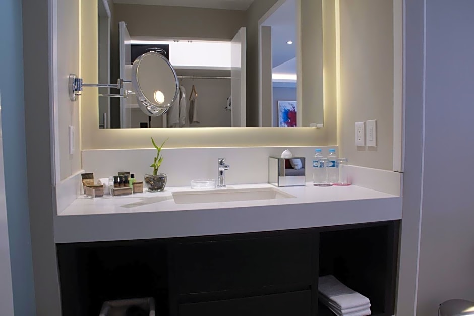 Isaaya Hotel Boutique by WTC