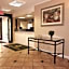 La Quinta Inn & Suites by Wyndham Detroit Canton