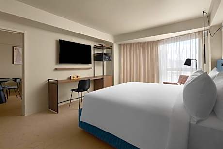 One-Bedroom King Suite