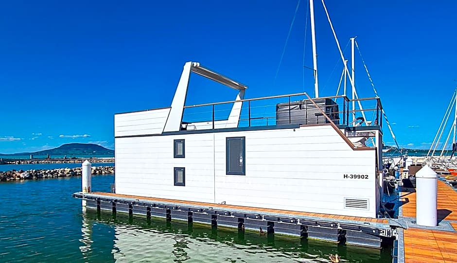 Fenyves Yacht Club Superior