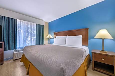 Two-Room King Suite with Spa Bath and Wet Bar - Non-Smoking
