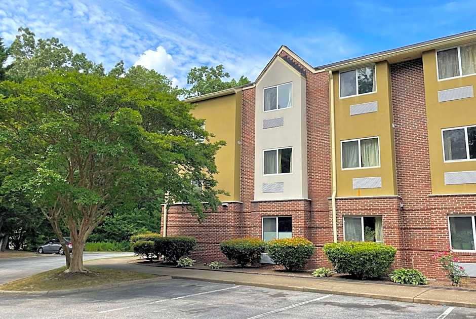 Microtel Inn & Suites by Wyndham Newport News Airport