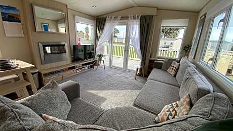 Cosy Holiday Home at Seton Sands near Edinburgh and North Berwick with free WiFi