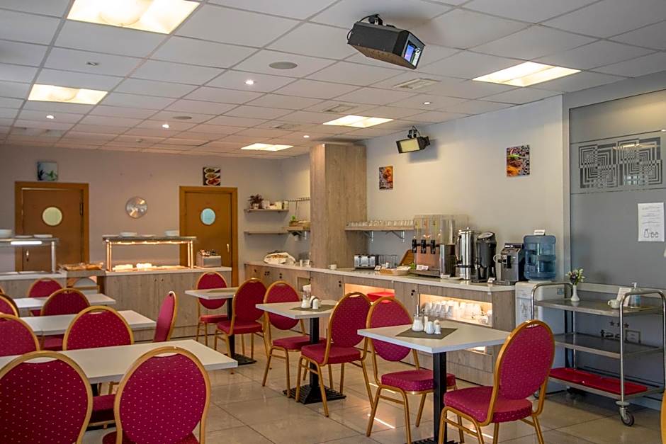 Hotel BEST with FREE PARKING