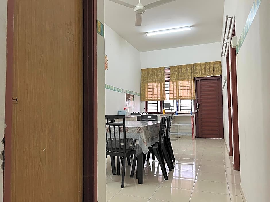 OYO Home 90492 Sena Homestay