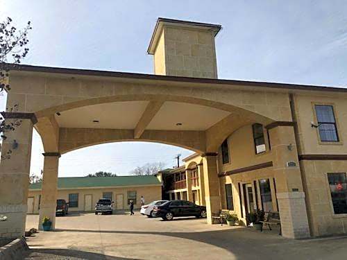 Pinn Road Inn and Suites
