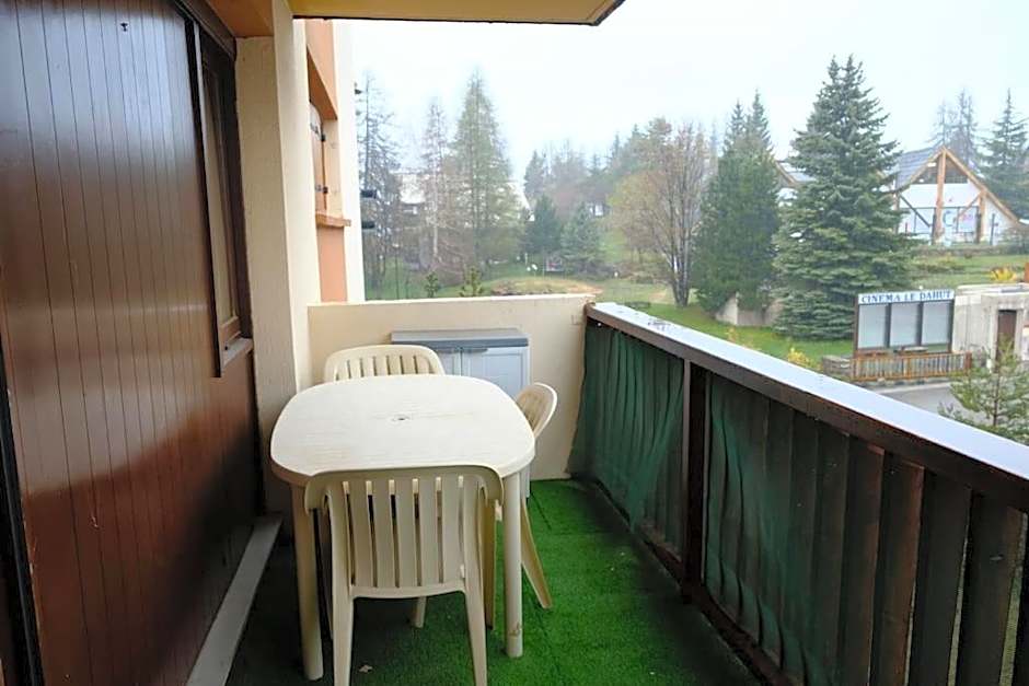 Studio - centre station