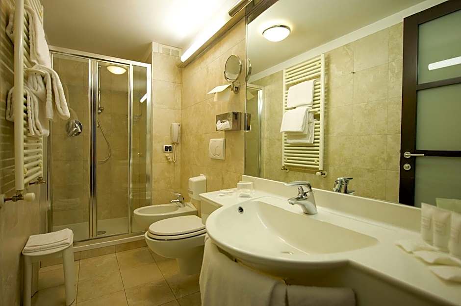 Best Western Crystal Palace Hotel