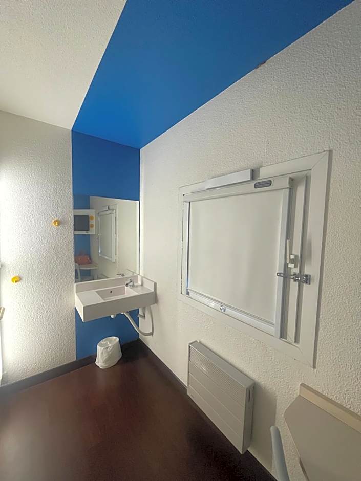 Unisotel Bollène A7 Ex-Hotel F1