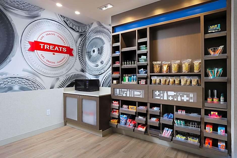 Hampton Inn & Suites Manistee Waterfront