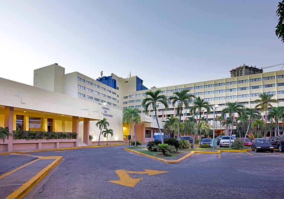 Dominican Fiesta Hotel