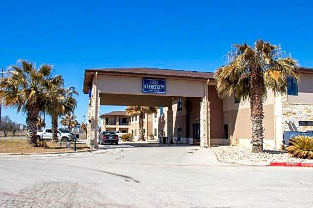 Karnes City Lodge