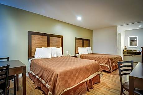 Queen Room with Two Queen Beds - Disability Access