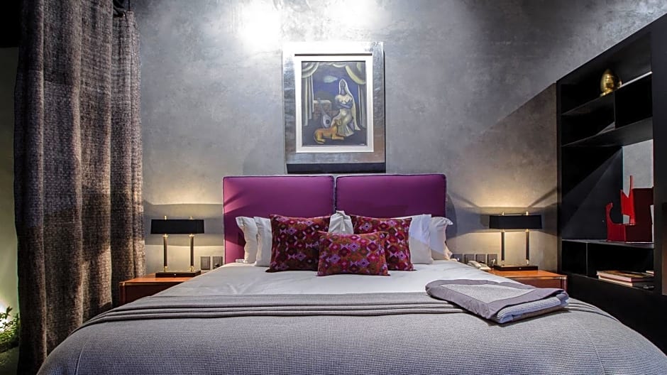 Uvence Arte + Hotel