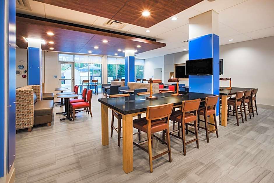 Holiday Inn Express & Suites Atlanta N - Woodstock By IHG