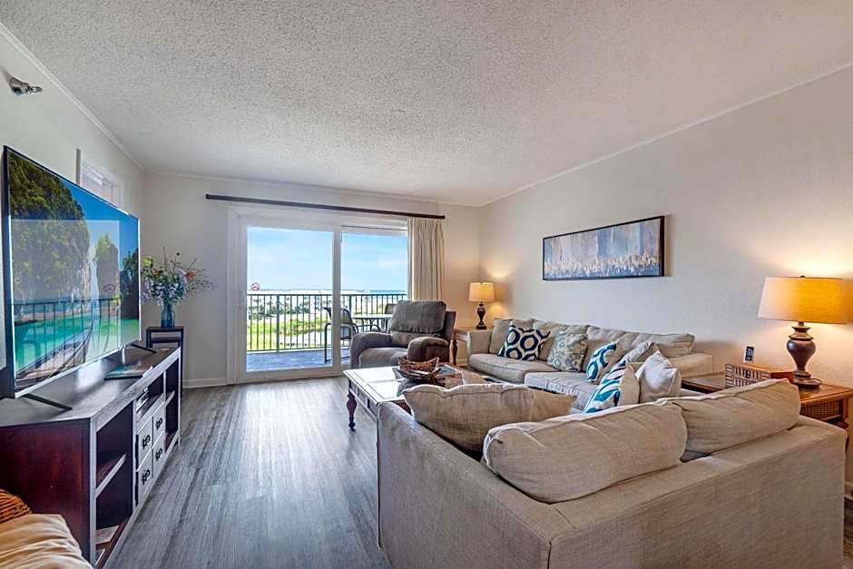 Emerald Oasis, Emerald Oasis- Gulf Front, Great for Families and Close to Destin Harbor!