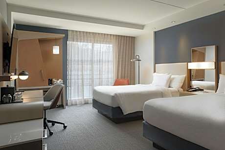 Queen Room with Two Queen Beds and Roll-In Shower - Mobility Access