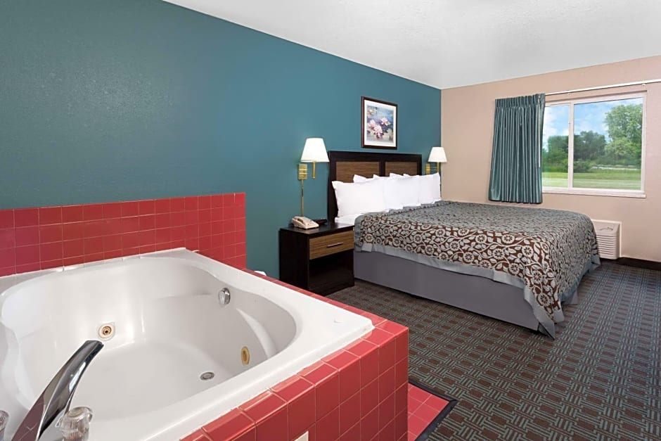 Days Inn by Wyndham Neenah