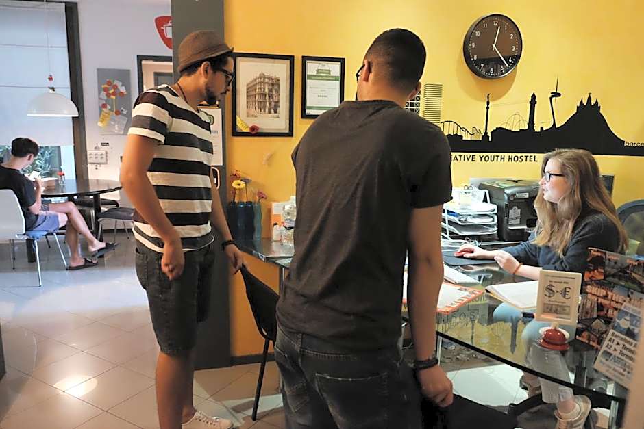 Alternative Creative Youth Hostel Barcelona