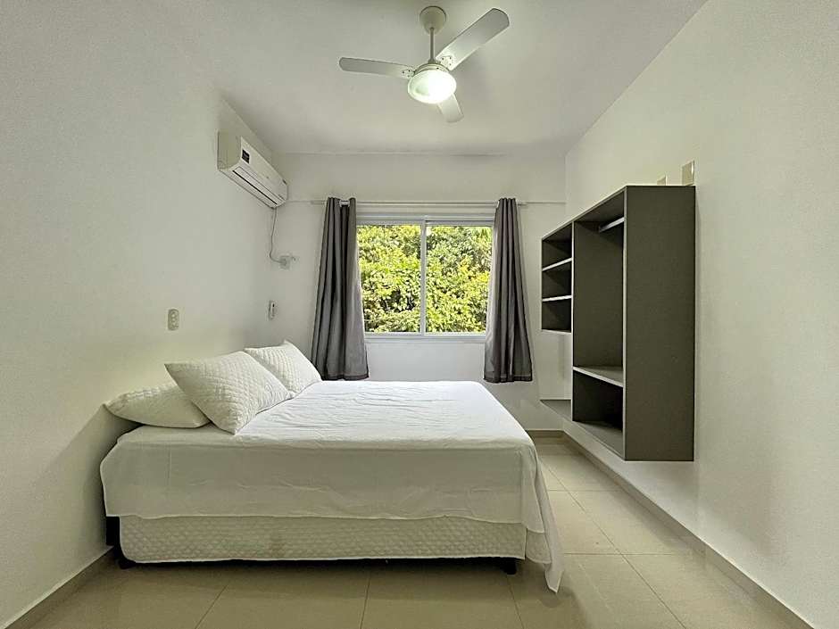 B119 - Apto para 06 pessoas perto do mar em Bombas